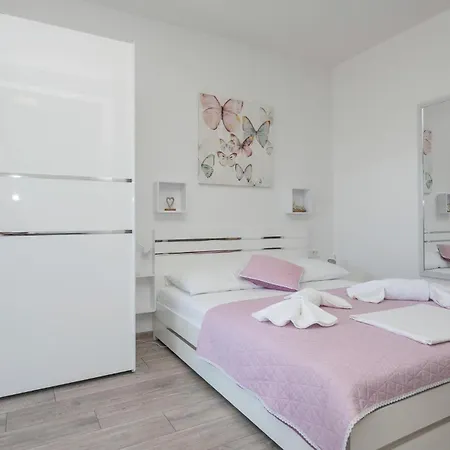 2 Bedroom Gorgeous In Lejlighed Podaca