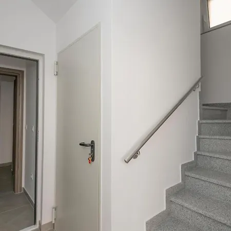 2 Bedroom Gorgeous In *