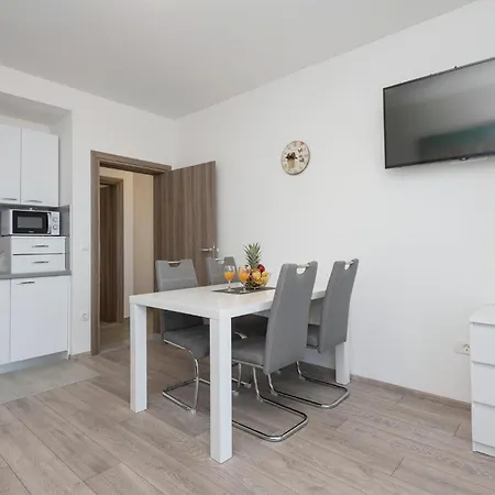 2 Bedroom Gorgeous In